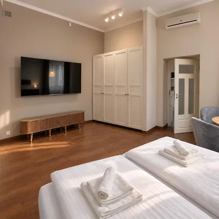 By Wawel With Ac And Free Parking From 29 Sept 2026 Apartman